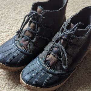 Camouflage Lace-Up Boots